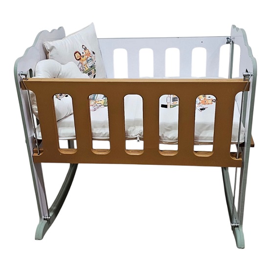 تخت کنار مادر دامبو