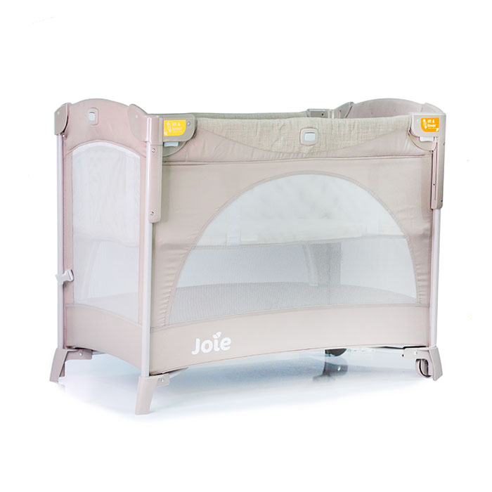 تخت کنار مادر جویی