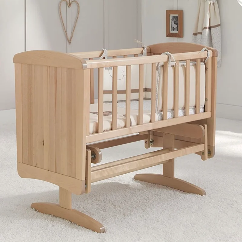 تخت کنار مادر، مادرکر