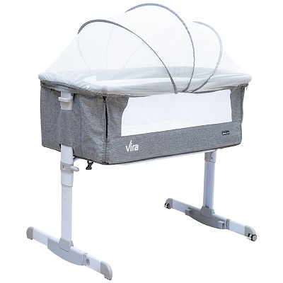 تخت کنار مادر و گهواره ویرا